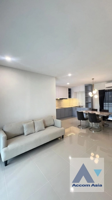  1  3 br Townhouse For Rent in Samutprakan ,Samutprakan  at House AA43627
