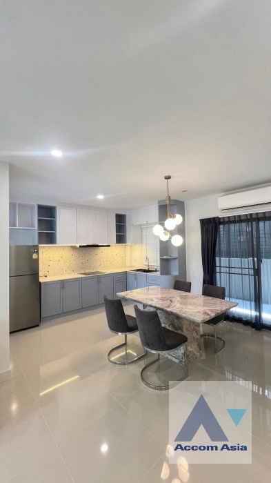  1  3 br Townhouse For Rent in Samutprakan ,Samutprakan  at House AA43627