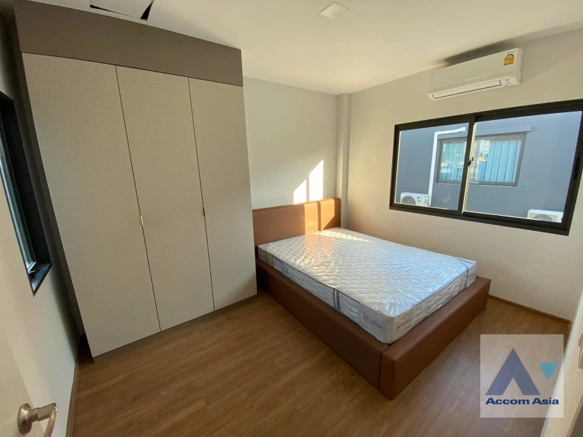 6  3 br Townhouse For Rent in Samutprakan ,Samutprakan  at House AA43627