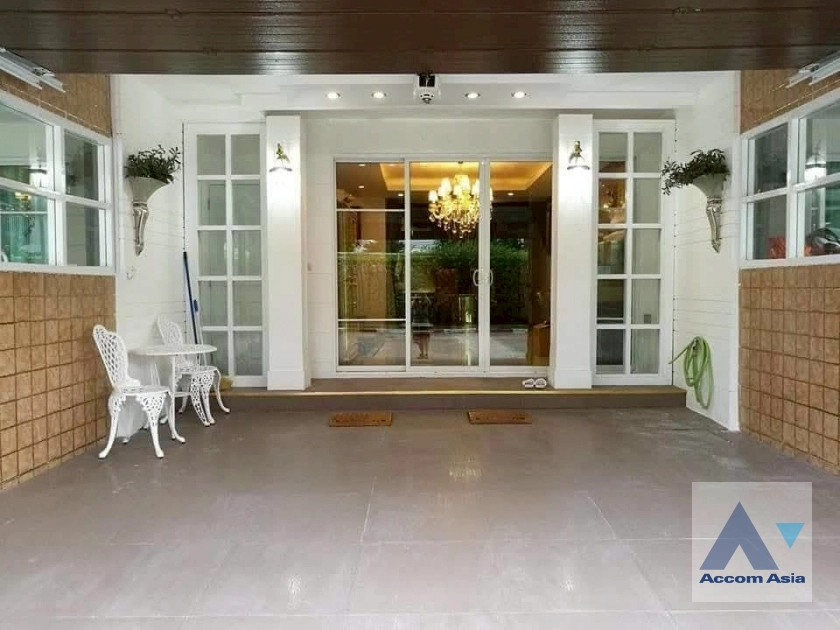 unit 3 Bedrooms  House For Rent in Krungthep Kreetha, Bangkok  (AA43628)