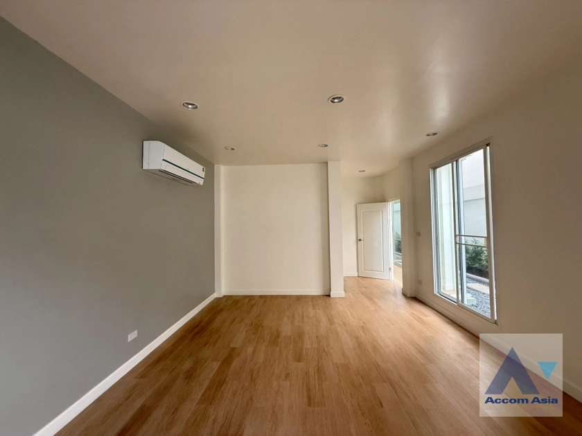 6  3 br House For Rent in Sathorn ,Bangkok MRT Lumphini AA43631