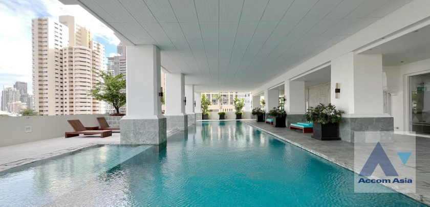 Private Swimming Pool | Le Raffine Sukhumvit 39 Condominium  3 Bedroom for Sale & Rent BTS Phrom Phong in Sukhumvit Bangkok
