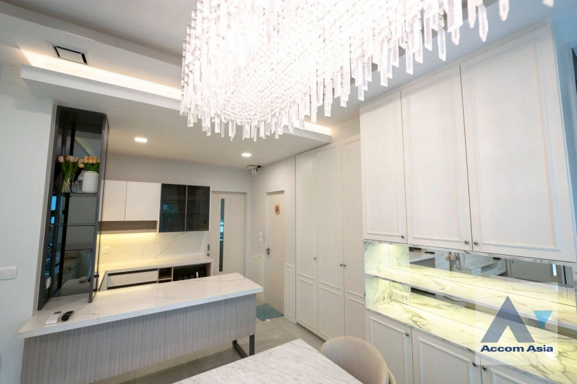 5  4 br House for rent and sale in Pattanakarn ,Bangkok  at Mantana Bangna-Wongwaen AA43640