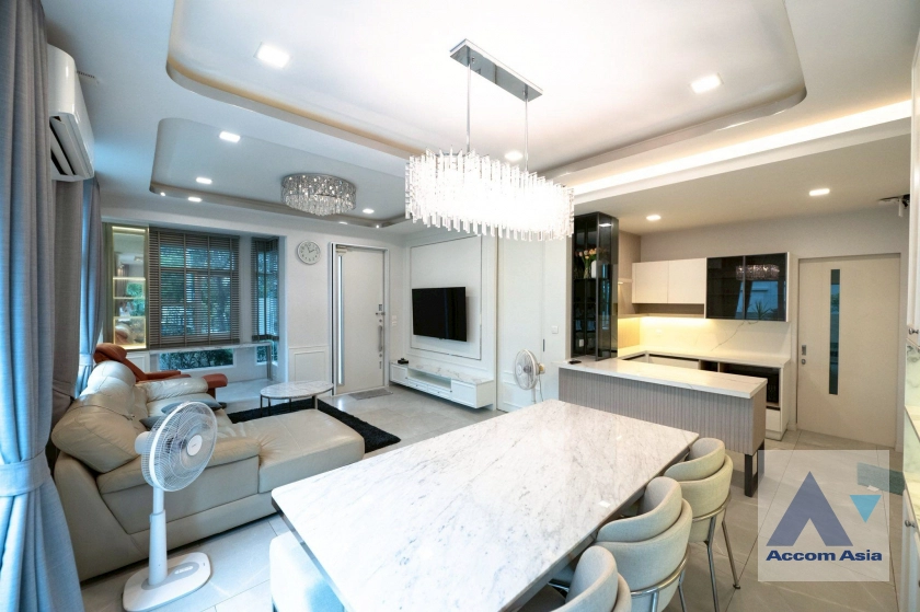  1  4 br House for rent and sale in Pattanakarn ,Bangkok  at Mantana Bangna-Wongwaen AA43640