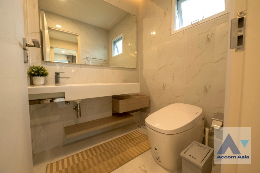 22  4 br House for rent and sale in Pattanakarn ,Bangkok  at Mantana Bangna-Wongwaen AA43640