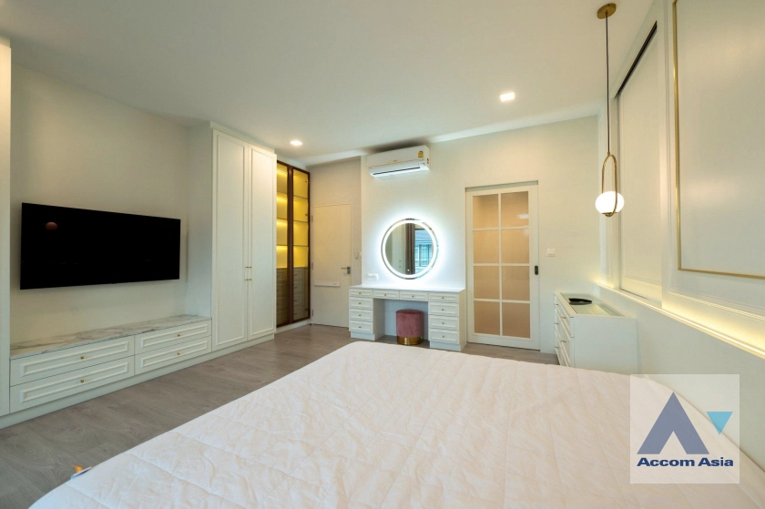 15  4 br House for rent and sale in Pattanakarn ,Bangkok  at Mantana Bangna-Wongwaen AA43640