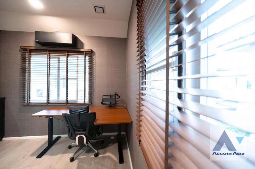 11  4 br House for rent and sale in Pattanakarn ,Bangkok  at Mantana Bangna-Wongwaen AA43640