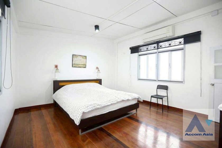  2  5 br Shophouse For Rent in Sukhumvit ,Bangkok BTS Phra khanong AA43641