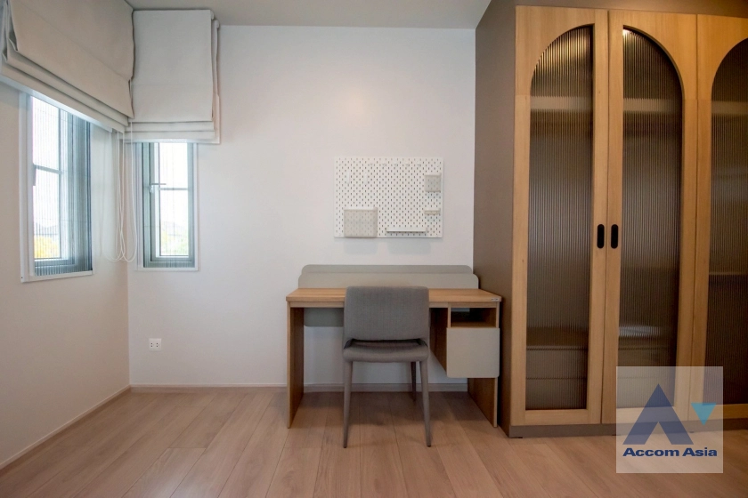 15  4 br House For Rent in Samutprakan ,Samutprakan  at Villaggio Srinakarin Bangna AA43642