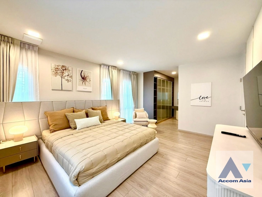 10  4 br House For Rent in Samutprakan ,Samutprakan  at Villaggio Srinakarin Bangna AA43642