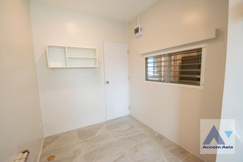 19  4 br House For Rent in Samutprakan ,Samutprakan  at Villaggio Srinakarin Bangna AA43642