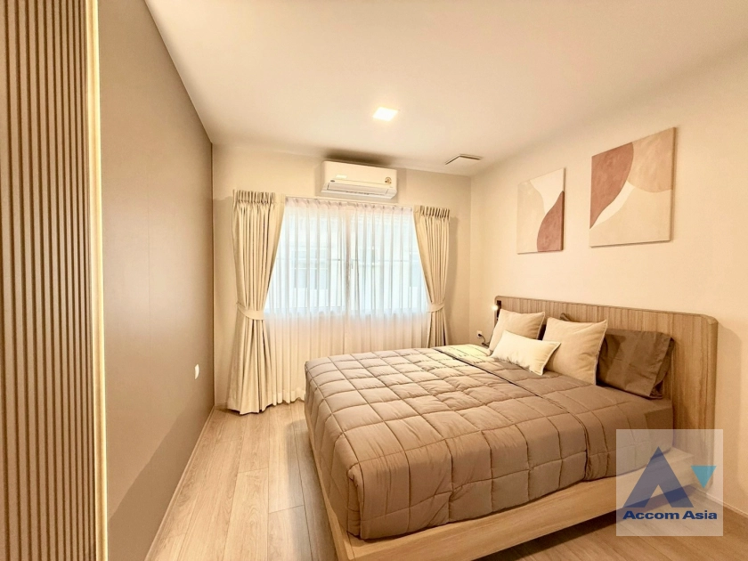 12  4 br House For Rent in Samutprakan ,Samutprakan  at Villaggio Srinakarin Bangna AA43642