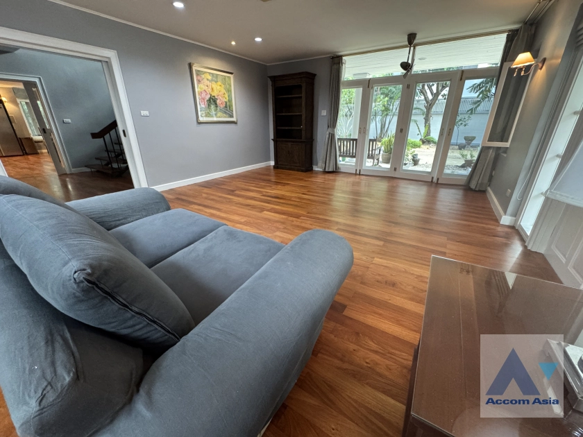 4  4 br House for rent and sale in New Phetchaburi ,Bangkok BTS Victory Monument AA43670