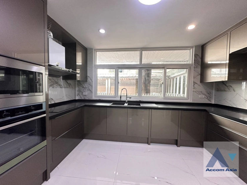10  4 br House for rent and sale in New Phetchaburi ,Bangkok BTS Victory Monument AA43670