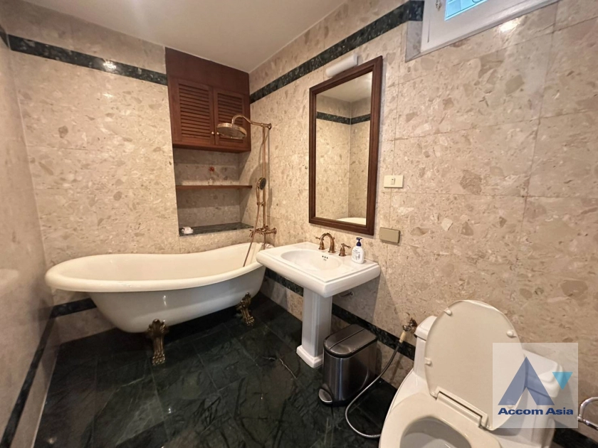 32  4 br House for rent and sale in New Phetchaburi ,Bangkok BTS Victory Monument AA43670