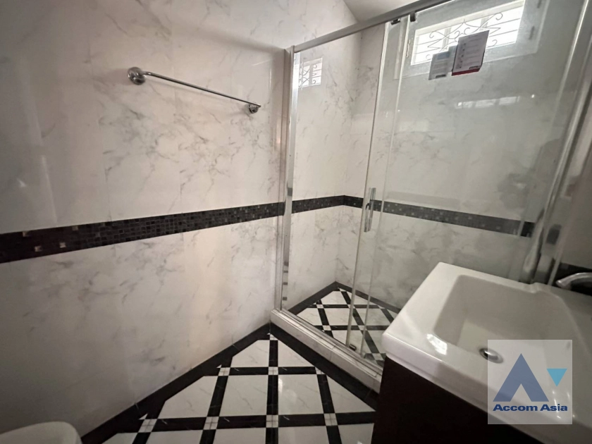 33  4 br House for rent and sale in New Phetchaburi ,Bangkok BTS Victory Monument AA43670