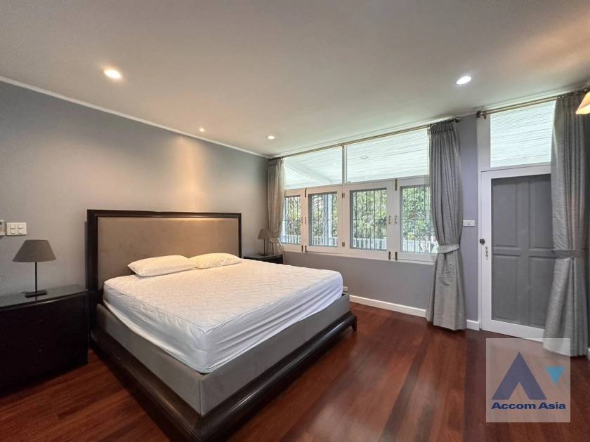 18  4 br House for rent and sale in New Phetchaburi ,Bangkok BTS Victory Monument AA43670