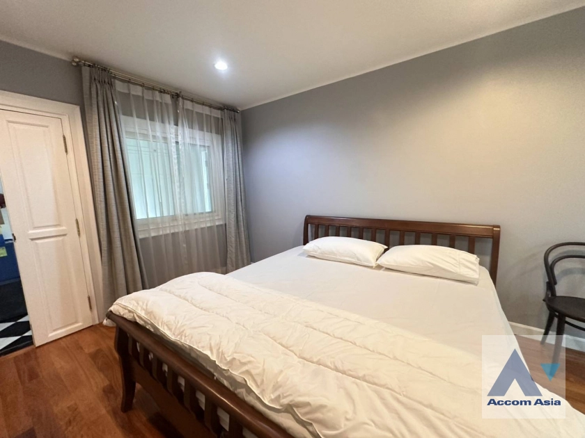 20  4 br House for rent and sale in New Phetchaburi ,Bangkok BTS Victory Monument AA43670