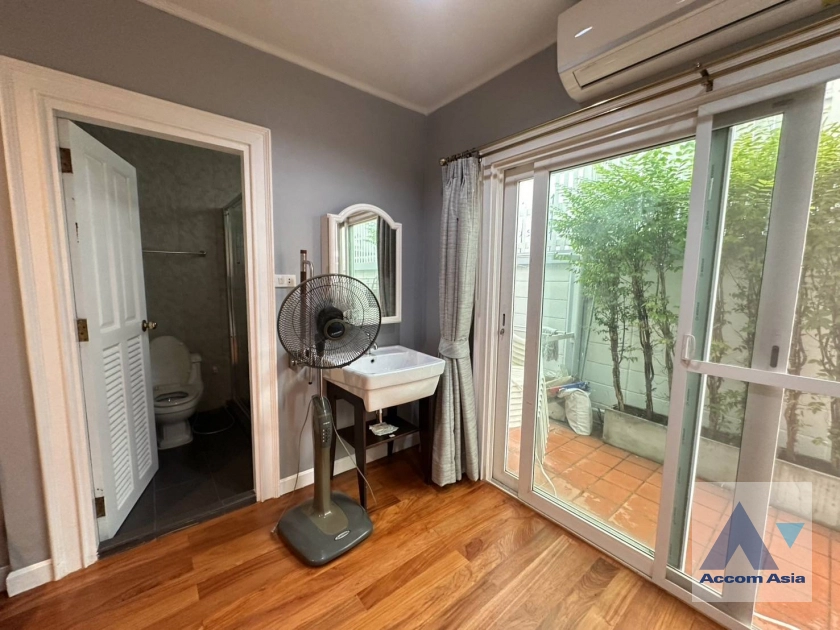 26  4 br House for rent and sale in New Phetchaburi ,Bangkok BTS Victory Monument AA43670