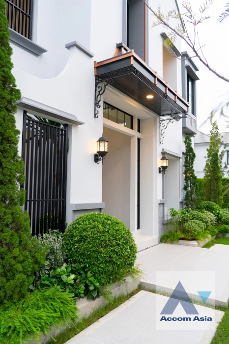 unitLuxury, Fully Furnished, Corner Unit |  4 Bedrooms  House For Rent in Latkrabang, Bangkok  near ARL Ban Thap Chang (AA43672)