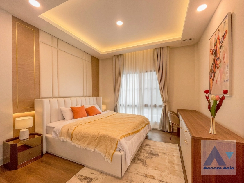 31  4 br House For Rent in Latkrabang ,Bangkok ARL Ban Thap Chang at Nantawan Rama 9 New Krungthepkreetha AA43672