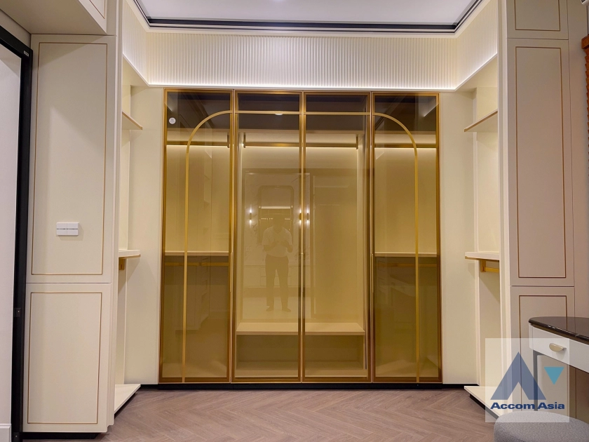 28  4 br House For Rent in Latkrabang ,Bangkok ARL Ban Thap Chang at Nantawan Rama 9 New Krungthepkreetha AA43672