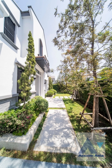 37  4 br House For Rent in Latkrabang ,Bangkok ARL Ban Thap Chang at Nantawan Rama 9 New Krungthepkreetha AA43672