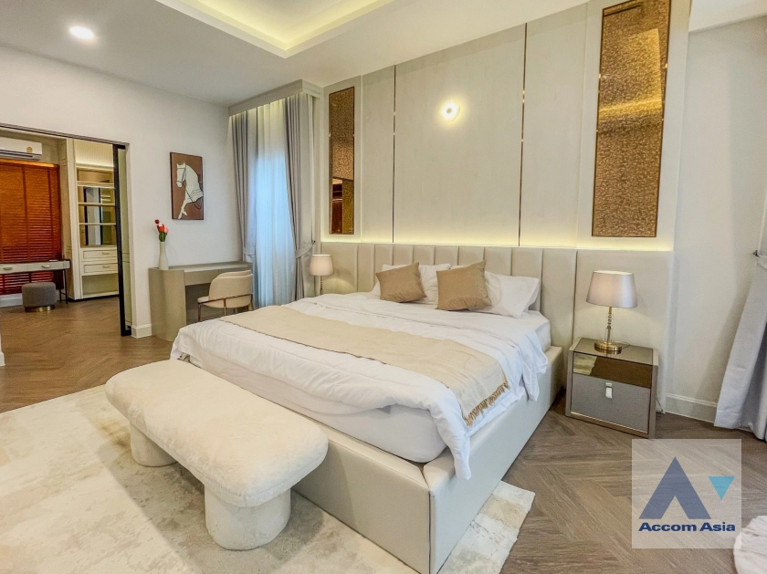 18  4 br House For Rent in Latkrabang ,Bangkok ARL Ban Thap Chang at Nantawan Rama 9 New Krungthepkreetha AA43672