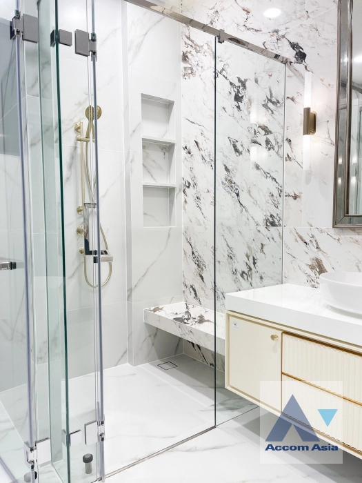 26  4 br House For Rent in Latkrabang ,Bangkok ARL Ban Thap Chang at Nantawan Rama 9 New Krungthepkreetha AA43672