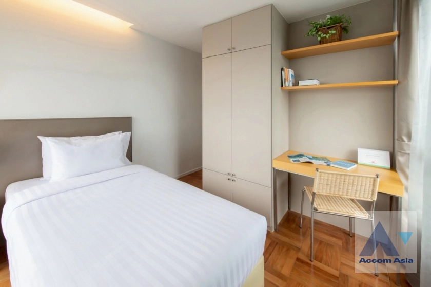 9  3 br Apartment for rent and sale in Sathorn ,Bangkok BRT Thanon Chan at Family-Friendly Serviced Apartment with Big Green Spaces AA43680