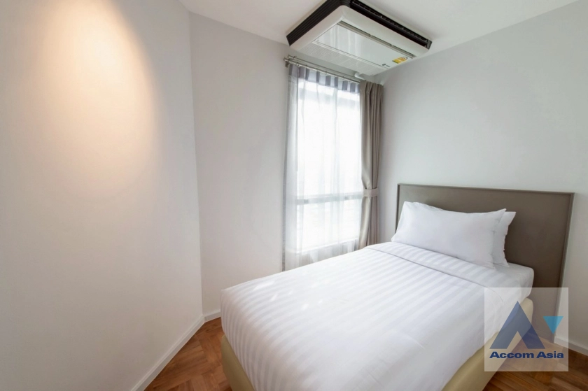 8  3 br Apartment for rent and sale in Sathorn ,Bangkok BRT Thanon Chan at Family-Friendly Serviced Apartment with Big Green Spaces AA43680