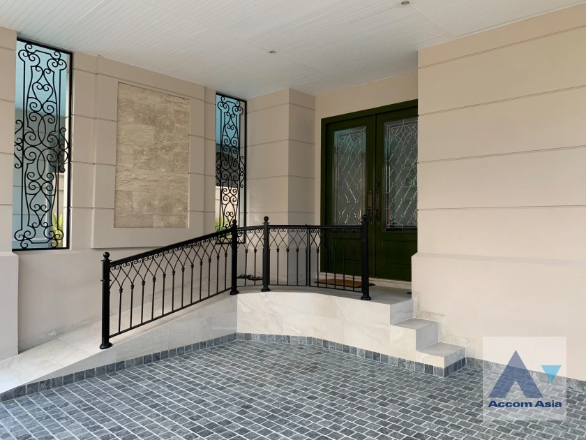 unitTop floor, Luxury, Private Swimming Pool, Penthouse |  2 Bedrooms  House For Rent & Sale in Sukhumvit, Bangkok  (AA43710)