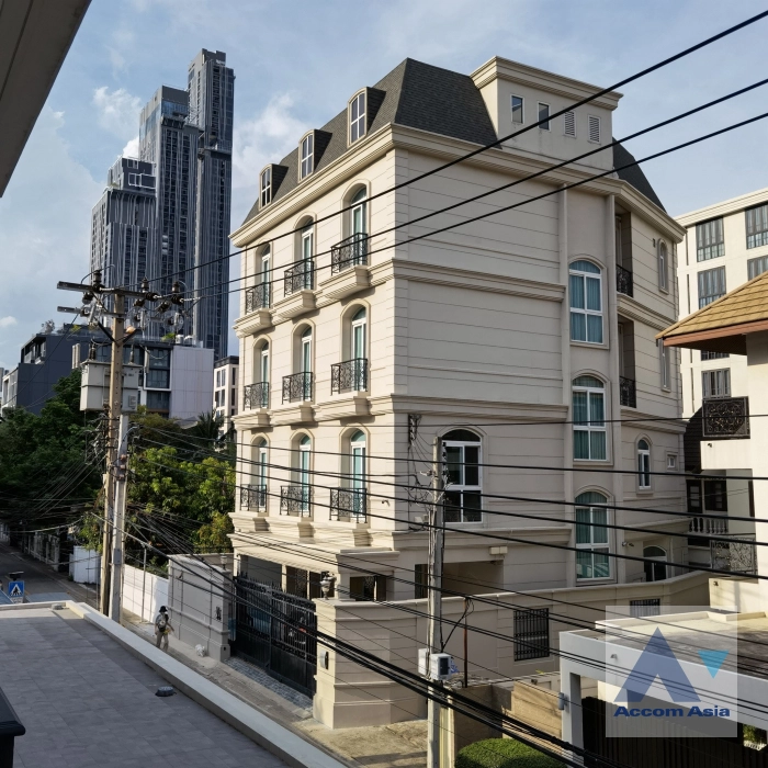 17  2 br House for rent and sale in Sukhumvit ,Bangkok  AA43710