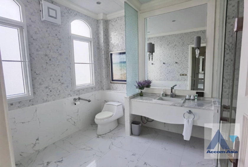 15  2 br House for rent and sale in Sukhumvit ,Bangkok  AA43710