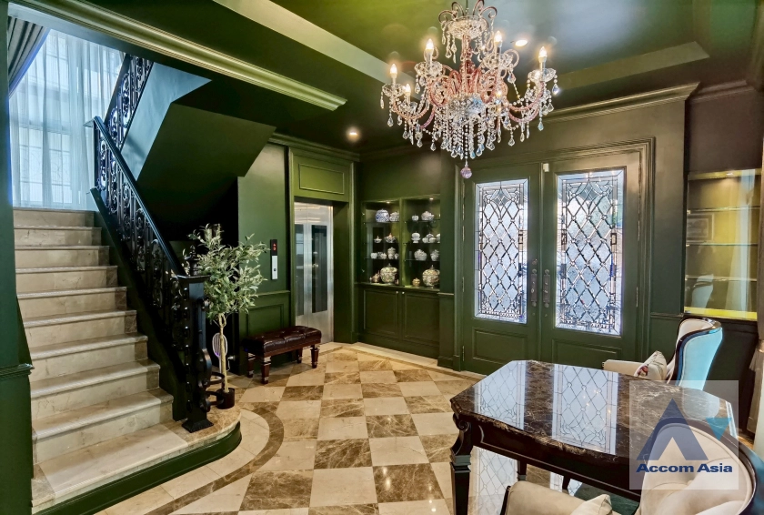 unitTop floor, Luxury, Private Swimming Pool, Penthouse |  2 Bedrooms  House For Rent & Sale in Sukhumvit, Bangkok  (AA43710)