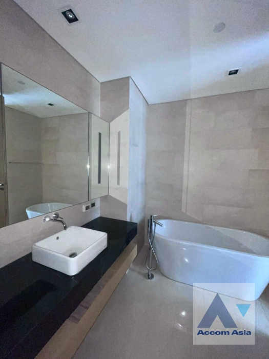 14  2 br Condominium for rent and sale in Silom ,Bangkok BTS Sala Daeng - MRT Silom at Saladaeng Residences AA43730