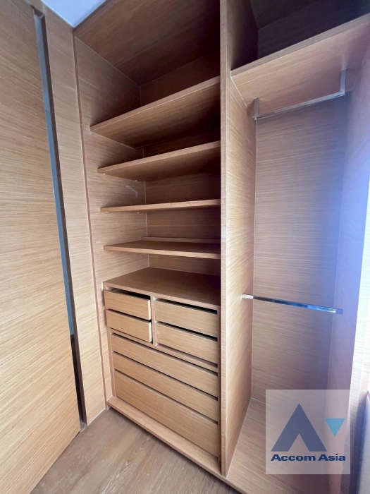 14  2 br Condominium for rent and sale in Silom ,Bangkok BTS Sala Daeng - MRT Silom at Saladaeng Residences AA43731