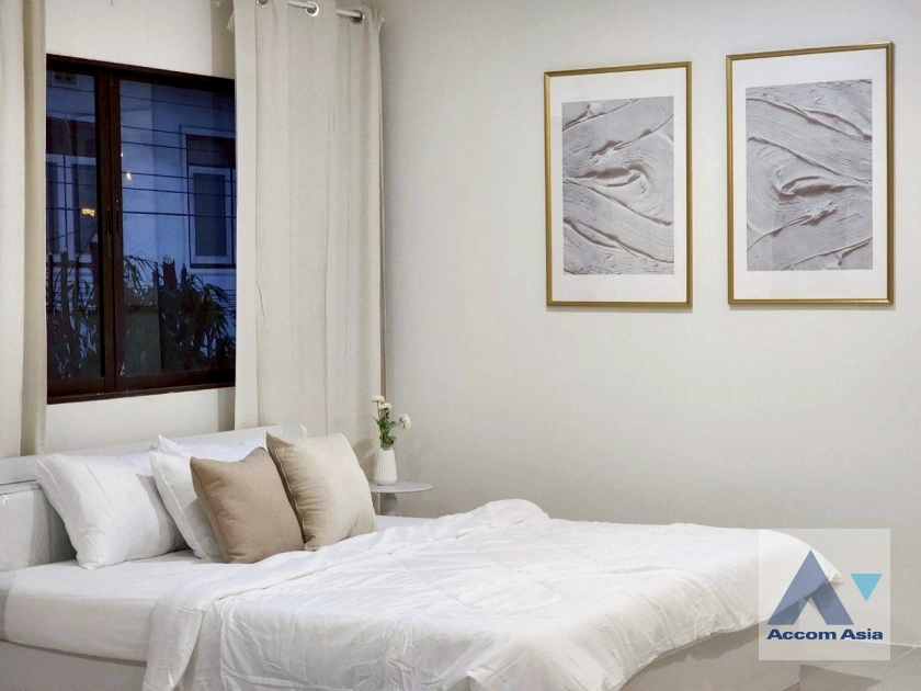 13  5 br House For Rent in Lat Phrao ,Bangkok MRT Lat Phrao AA43733