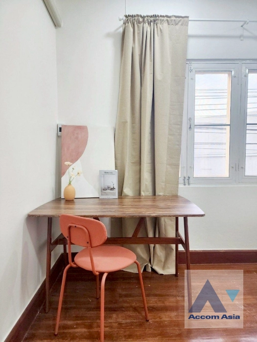 21  5 br House For Rent in Lat Phrao ,Bangkok MRT Lat Phrao AA43733