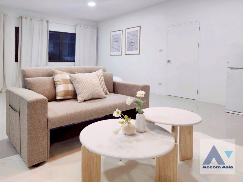 11  5 br House For Rent in Lat Phrao ,Bangkok MRT Lat Phrao AA43733