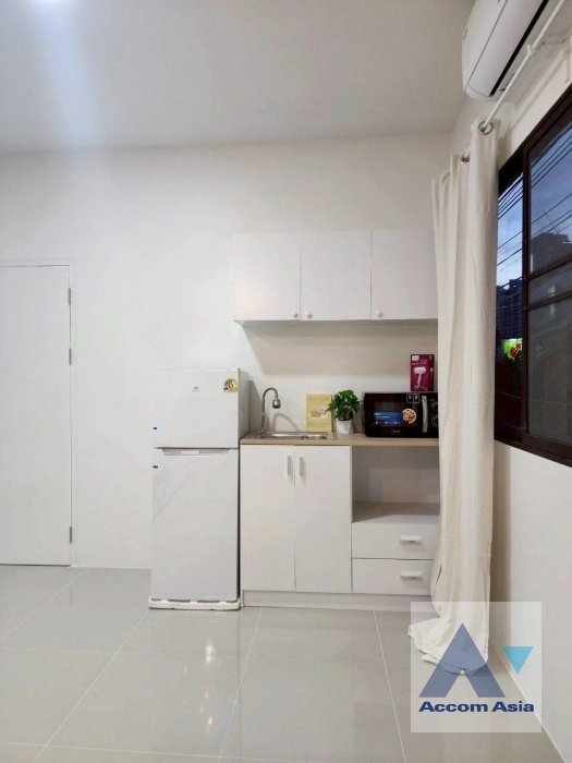 unitFully Furnished, Home Office |  5 Bedrooms  House For Rent in Lat Phrao, Bangkok  near MRT Lat Phrao (AA43733)