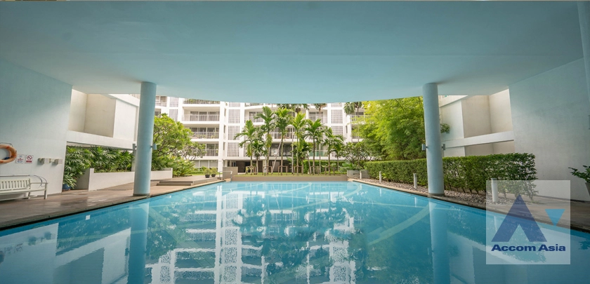 unit 4 Bedrooms  Apartment For Rent & Sale in Sukhumvit, Bangkok  near BTS Ekkamai (AA43736)