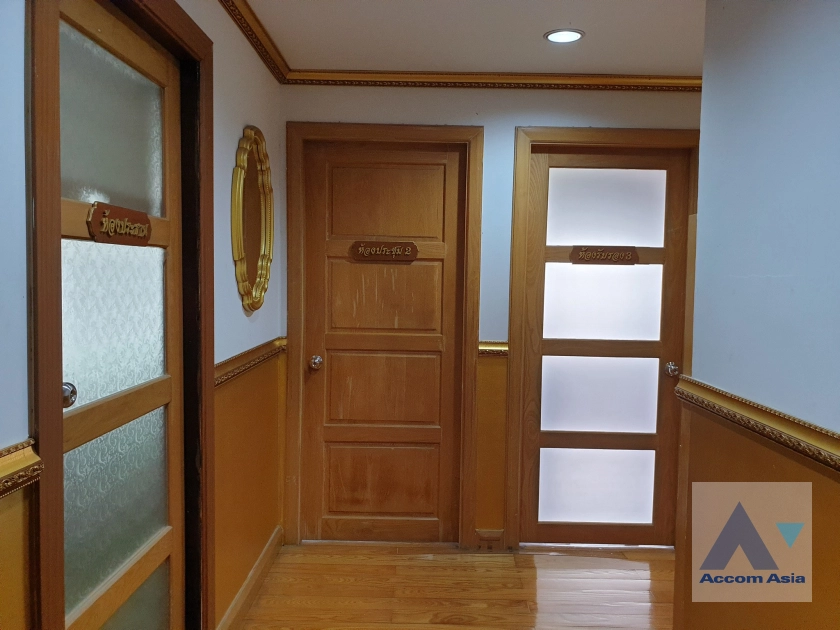 11  4 br Condominium for rent and sale in Silom ,Bangkok BTS Surasak at Nusa State Tower AA43740