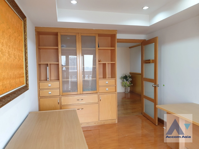 7  4 br Condominium for rent and sale in Silom ,Bangkok BTS Surasak at Nusa State Tower AA43740