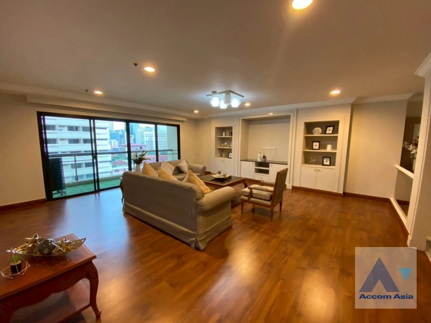 unit 3 Bedrooms  Apartment For Rent in Sukhumvit, Bangkok  near BTS Asok - MRT Sukhumvit (AA43746)
