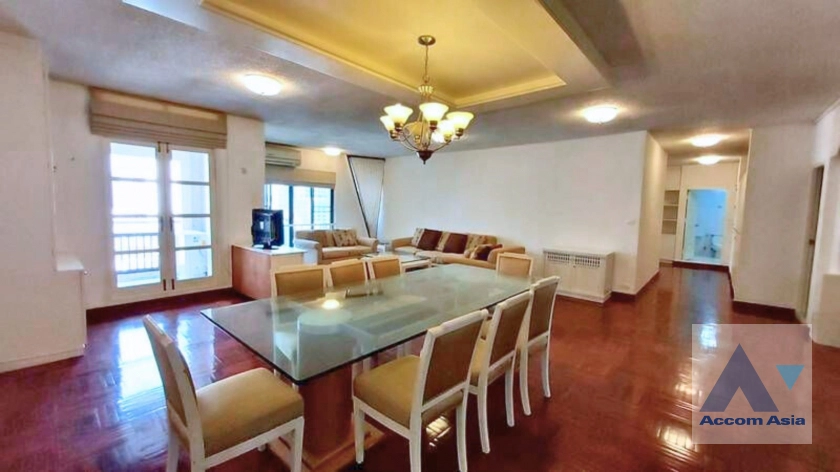 unit 3 Bedrooms  Apartment For Rent in Ploenchit, Bangkok  near BTS Chitlom (AA43754)