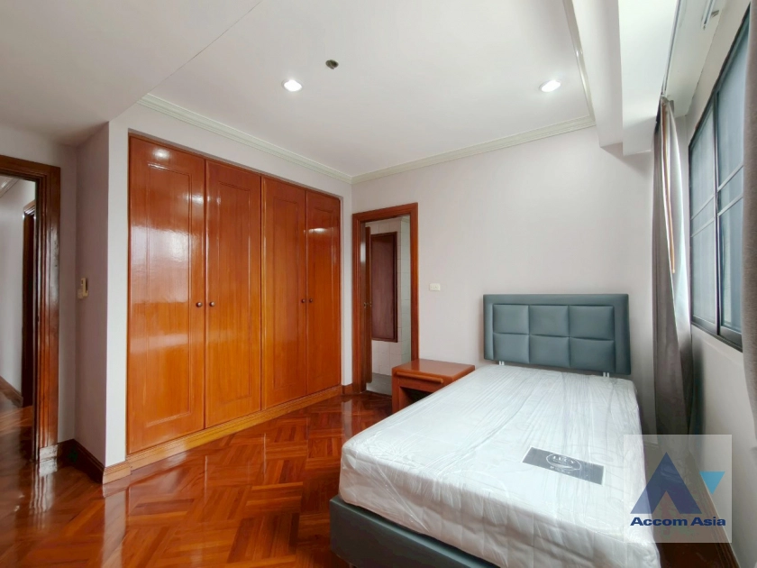 18  3 br Apartment for rent and sale in Sukhumvit ,Bangkok BTS Ekkamai at Panoramic view on balcony AA43756