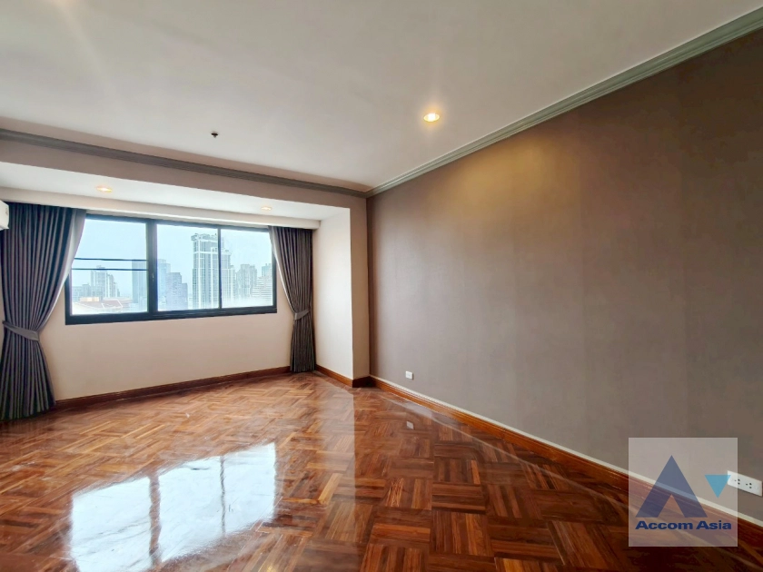 10  4 br Apartment for rent and sale in Sukhumvit ,Bangkok BTS Ekkamai at Panoramic view on balcony AA43757