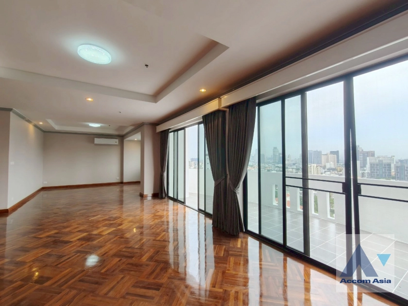 5  4 br Apartment for rent and sale in Sukhumvit ,Bangkok BTS Ekkamai at Panoramic view on balcony AA43757