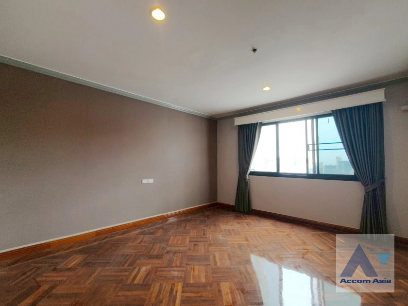 11  4 br Apartment for rent and sale in Sukhumvit ,Bangkok BTS Ekkamai at Panoramic view on balcony AA43757